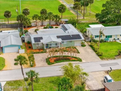 121 Algonquin Ter, Indian Harbour Beach, FL 32937