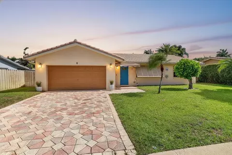 7 Tam O Shanter Ln, Boca Raton, FL 33431