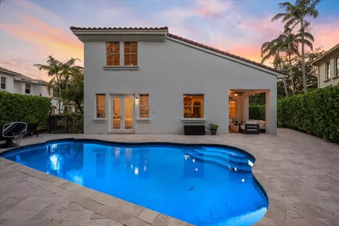 2104 Spring Ct, Palm Beach Gardens, FL 33410