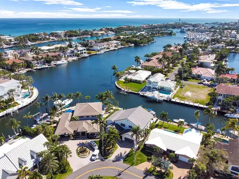 2888 NE 33rd St, Lighthouse Point, FL 33064