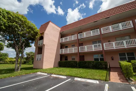9621 Sunrise Lakes Blvd #102, Sunrise, FL 33322