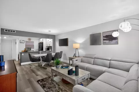3160 Holiday Springs Blvd #7-112, Margate, FL 33063
