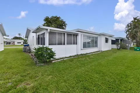 Exterior - 2581 E Golf Blvd, Pompano Beach, FL 33064 photo 4 of 11