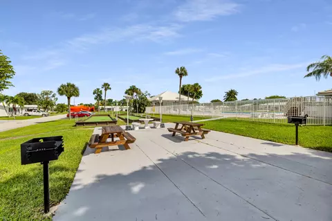 View/Area - 2581 E Golf Blvd, Pompano Beach, FL 33064 photo 2 of 9