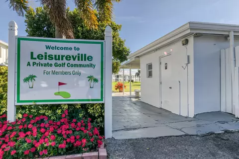 View/Area - 2581 E Golf Blvd, Pompano Beach, FL 33064 photo 6 of 9