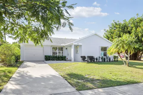 140 Village Cir, Jupiter, FL 33458