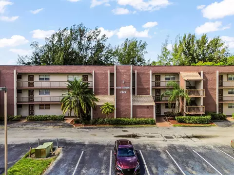 7020 Nova Dr #207D, Davie, FL 33317