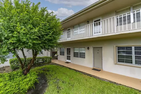 3 Lake Vista Trl #203, Port Saint Lucie, FL 34952