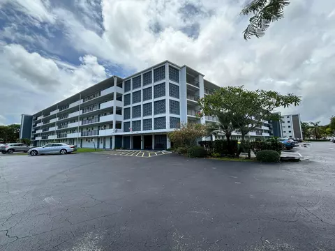 950 Hillcrest Dr #514, Hollywood, FL 33021