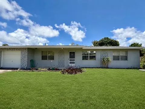 717 SE Alamanda Cir, Stuart, FL 34996