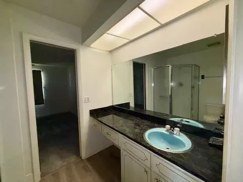 Bath - 717 SE Alamanda Cir, Stuart, FL 34996 photo 2 of 3