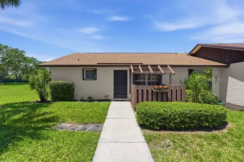 21 Va De Casas Norte, Boynton Beach, FL 33426