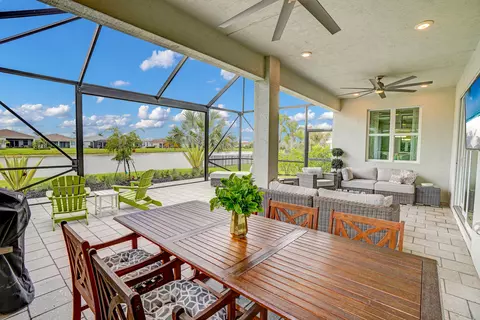 8765 SW Vico Way, Port Saint Lucie, FL 34987