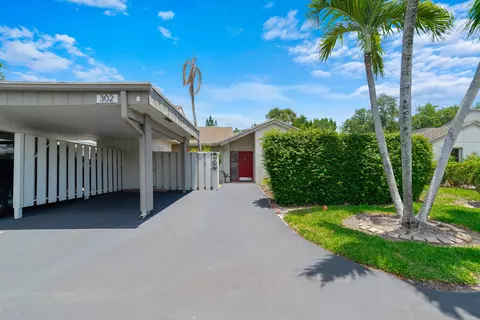 302 Deer Creek Wildwood Ln E, Deerfield Beach, FL 33442