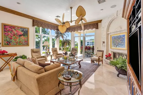 Living - 416 Mariner Dr, Jupiter, FL 33477 photo 15 of 16
