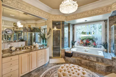 Bath - 416 Mariner Dr, Jupiter, FL 33477 photo 2 of 7