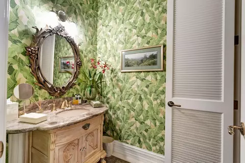 Bath - 416 Mariner Dr, Jupiter, FL 33477 photo 4 of 7