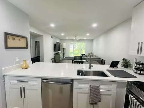 2601 NE 3rd Ct #105, Boynton Beach, FL 33435
