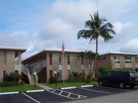 2737 NE 28th St #7W, Lighthouse Point, FL 33064