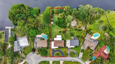 633 NW 30th St, Wilton Manors, FL 33311