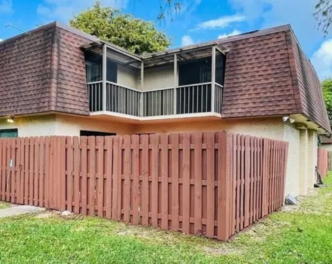 5818 Swordfish Ct #B, Tamarac, FL 33319