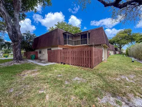 5818 Swordfish Ct #B, Tamarac, FL 33319