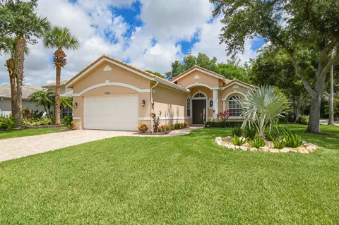 7600 Greenbrier Cir, Port Saint Lucie, FL 34986