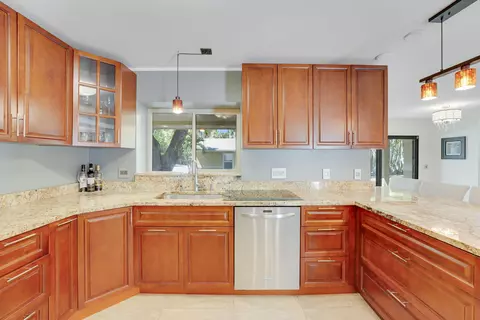 Kitchen - 12263 Sandy Run, Jupiter, FL 33478 photo 3 of 5