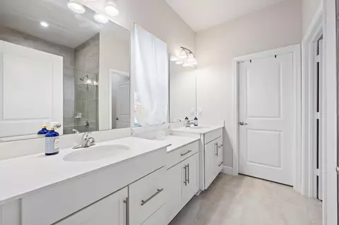 Bath - 178 SW Pomeroy St, Stuart, FL 34997 photo 1 of 3