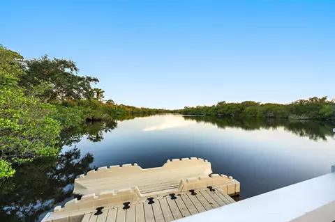 View/Area - 178 SW Pomeroy St, Stuart, FL 34997 photo 2 of 16