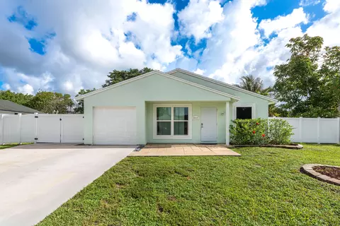 10117 Mikado Ln, Royal Palm Beach, FL 33411