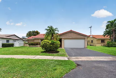 9621 NW 28th Pl, Coral Springs, FL 33065
