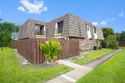 1600 Forest Lakes Cir #D, West Palm Beach, FL 33406