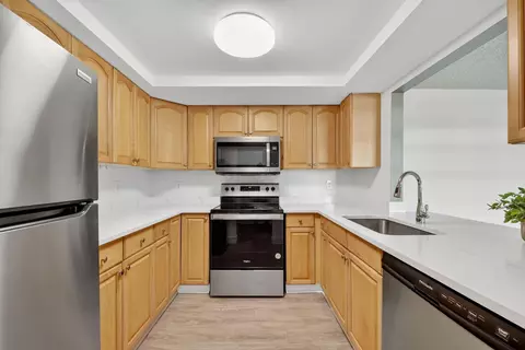 2513 S 17th St #206, Fort Pierce, FL 34982