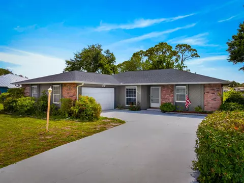 5110 Eagle Dr, Fort Pierce, FL 34951