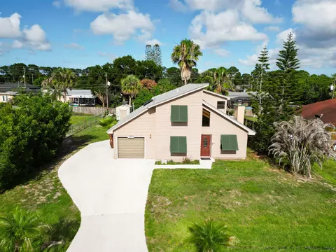 621 NW Sharpe St, Port Saint Lucie, FL 34983