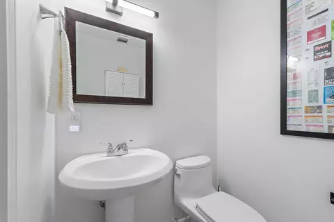 Bath - 605 Del Sol Cir, Tequesta, FL 33469 photo 1 of 5