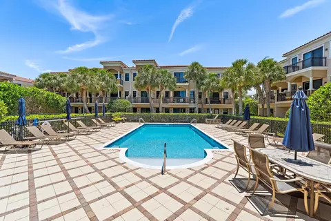 Exterior - 605 Del Sol Cir, Tequesta, FL 33469 photo 8 of 10