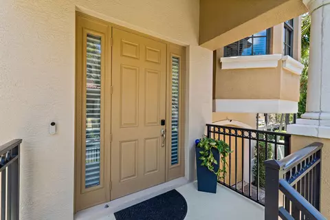 Entry Way - 605 Del Sol Cir, Tequesta, FL 33469 photo 1 of 4