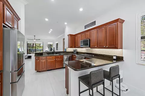 Kitchen - 605 Del Sol Cir, Tequesta, FL 33469 photo 5 of 6