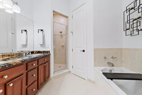Bath - 605 Del Sol Cir, Tequesta, FL 33469 photo 2 of 5