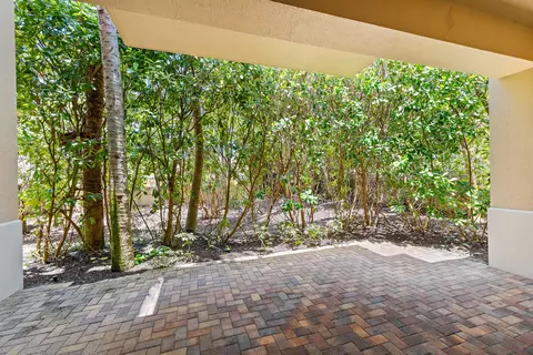 Exterior - 605 Del Sol Cir, Tequesta, FL 33469 photo 6 of 10