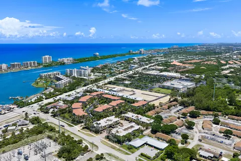 View/Area - 605 Del Sol Cir, Tequesta, FL 33469 photo 2 of 7
