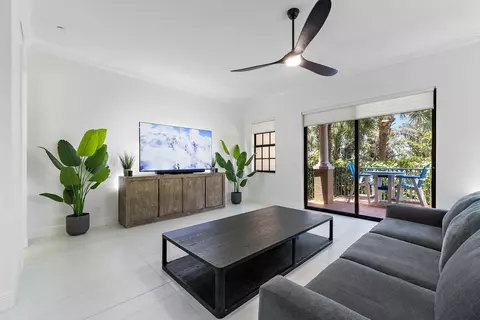 Living - 605 Del Sol Cir, Tequesta, FL 33469 photo 2 of 6