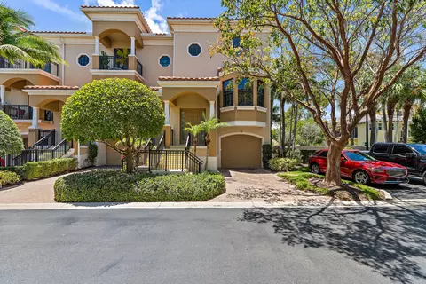 Exterior - 605 Del Sol Cir, Tequesta, FL 33469 photo 1 of 10