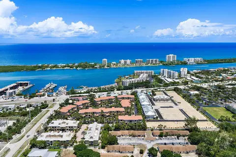 View/Area - 605 Del Sol Cir, Tequesta, FL 33469 photo 3 of 7
