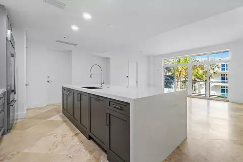 178 Lake Dr #4202, Palm Beach Shores, FL 33404