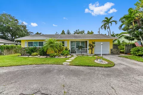 3002 Cardinal Dr, Delray Beach, FL 33444