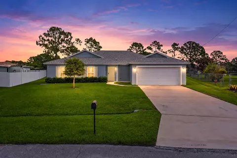 5847 NW Gillespie Ave, Port Saint Lucie, FL 34986