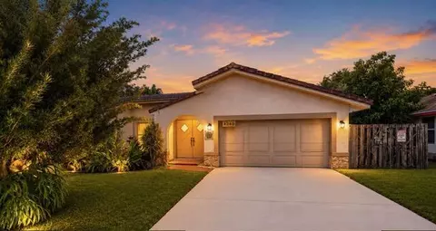 4240 NW 74th Ave, Lauderhill, FL 33319